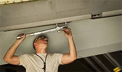 GarageDoorsStore Mascotte, FL 352-356-5690 - garage-door-maintainence-side